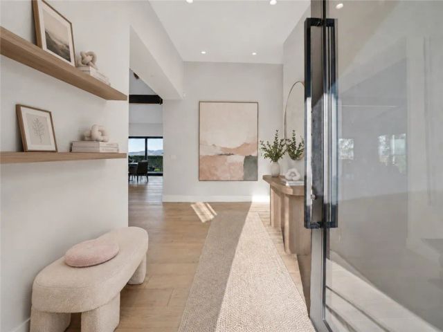 4326 Coronet Drive, Encino, CA 91316