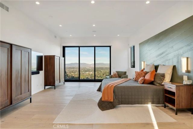 4326 Coronet Drive, Encino, CA 91316