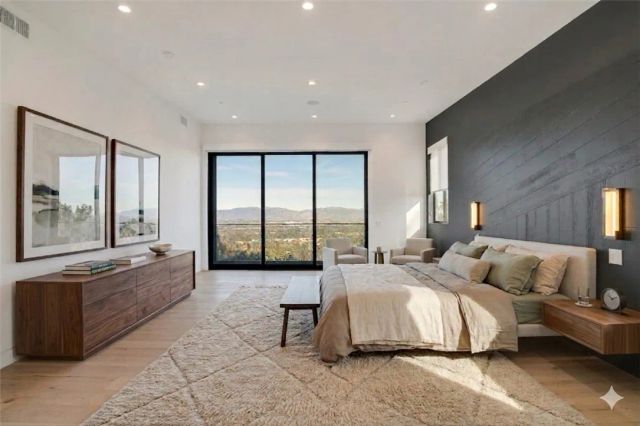 4326 Coronet Drive, Encino, CA 91316