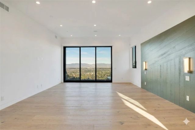 4326 Coronet Drive, Encino, CA 91316