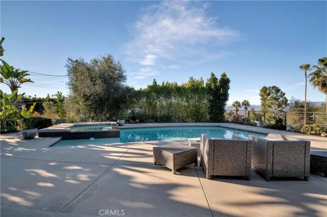 4326 Coronet Drive, Encino, CA 91316