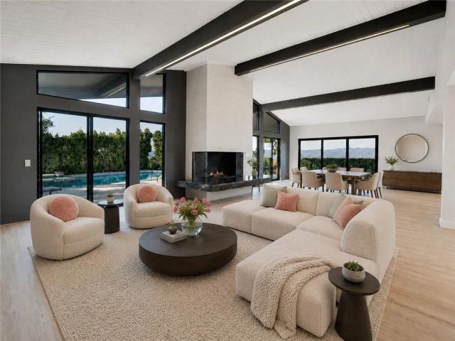 4326 Coronet Drive, Encino, CA 91316