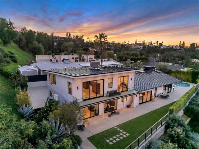 4326 Coronet Drive, Encino, CA 91316