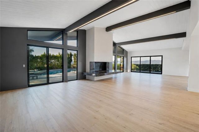 4326 Coronet Drive, Encino, CA 91316