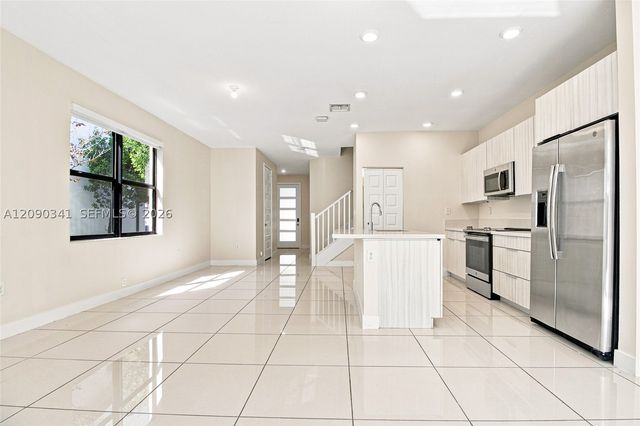 15839 NW 91st Ct ., Miami Lakes, FL 33018