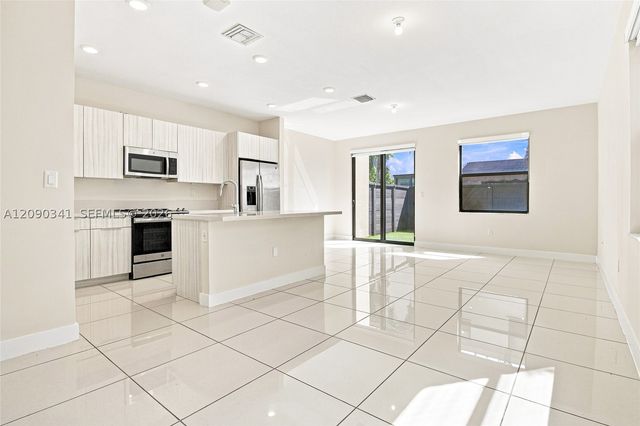 15839 NW 91st Ct ., Miami Lakes, FL 33018