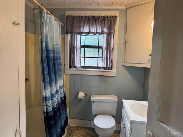 11150 Hwy 97, Walnut Hill, FL 32568