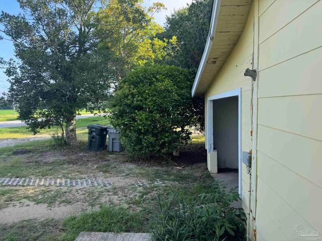 11150 Hwy 97, Walnut Hill, FL 32568