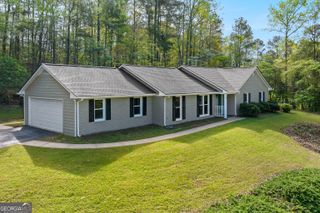40 River Point Drive, Lagrange, GA 30240
