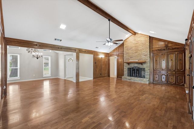 1000 Oxfordshire Drive, Carrollton, TX 75007