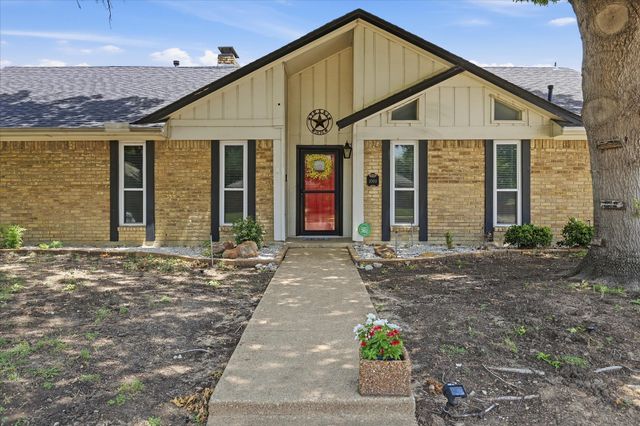 1000 Oxfordshire Drive, Carrollton, TX 75007
