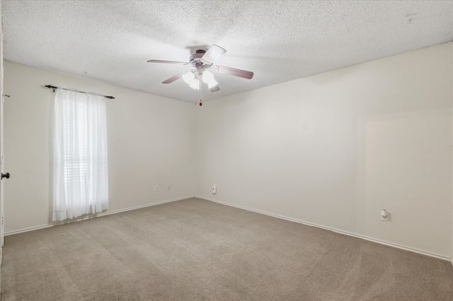 1000 Oxfordshire Drive, Carrollton, TX 75007