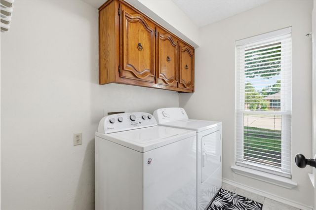 1000 Oxfordshire Drive, Carrollton, TX 75007