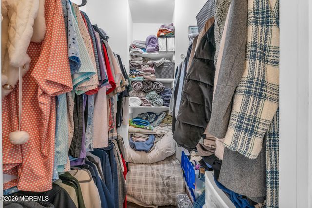 21 Dawn Court, Tinton Falls, NJ 07724