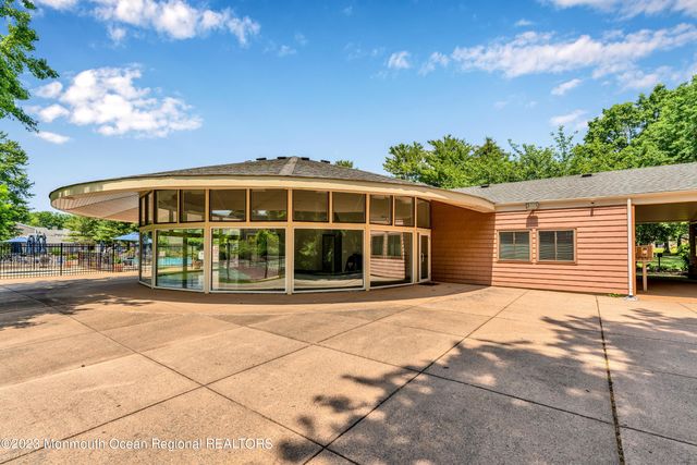 21 Dawn Court, Tinton Falls, NJ 07724