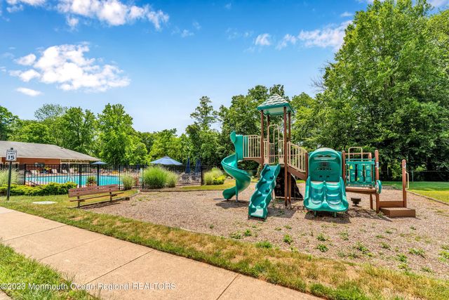 21 Dawn Court, Tinton Falls, NJ 07724