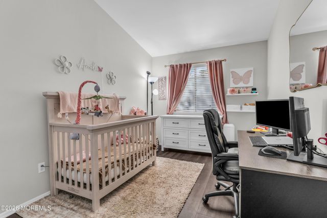 21 Dawn Court, Tinton Falls, NJ 07724