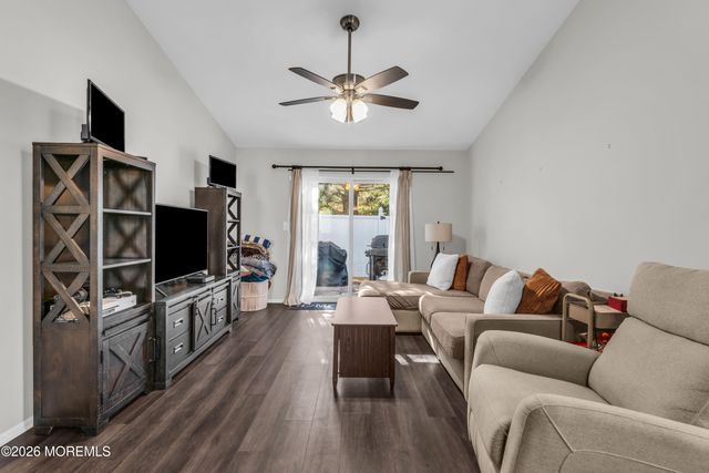 21 Dawn Court, Tinton Falls, NJ 07724