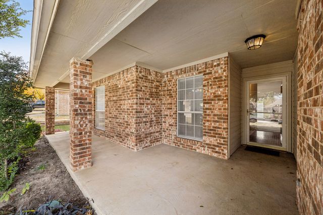 821 Willow Court, Saginaw, TX 76179