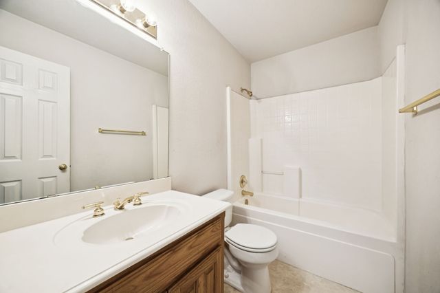 821 Willow Court, Saginaw, TX 76179