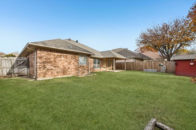 821 Willow Court, Saginaw, TX 76179