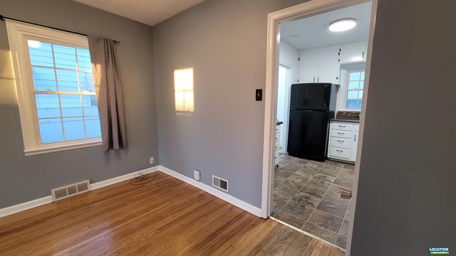 854 S 48th Street, Lincoln, NE 68510