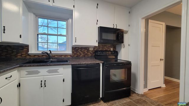 854 S 48th Street, Lincoln, NE 68510