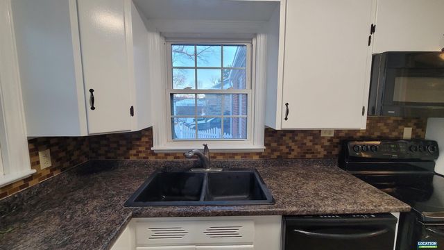 854 S 48th Street, Lincoln, NE 68510