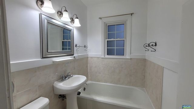 854 S 48th Street, Lincoln, NE 68510