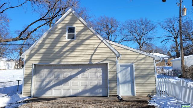 854 S 48th Street, Lincoln, NE 68510