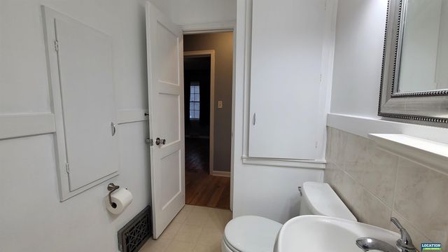 854 S 48th Street, Lincoln, NE 68510