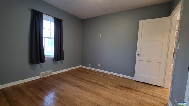 854 S 48th Street, Lincoln, NE 68510