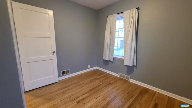 854 S 48th Street, Lincoln, NE 68510