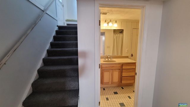 854 S 48th Street, Lincoln, NE 68510