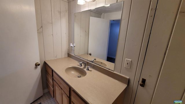 854 S 48th Street, Lincoln, NE 68510