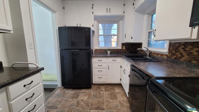 854 S 48th Street, Lincoln, NE 68510