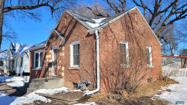 854 S 48th Street, Lincoln, NE 68510