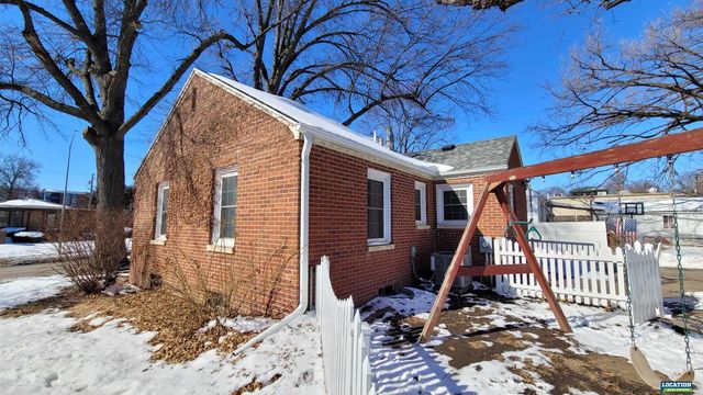 854 S 48th Street, Lincoln, NE 68510