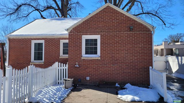 854 S 48th Street, Lincoln, NE 68510
