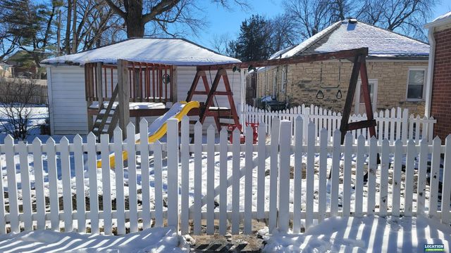 854 S 48th Street, Lincoln, NE 68510