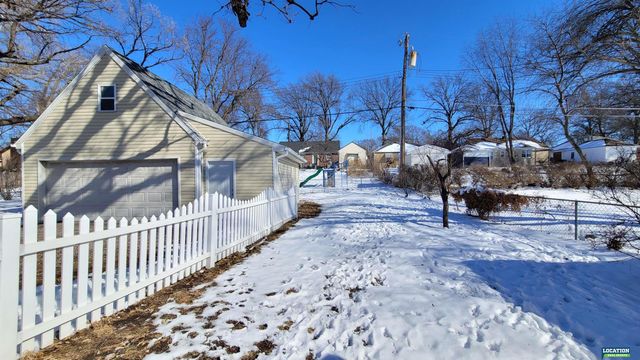 854 S 48th Street, Lincoln, NE 68510