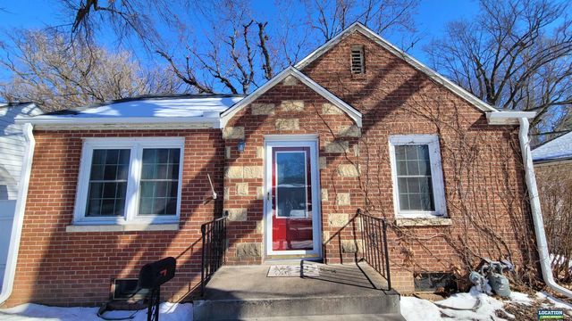854 S 48th Street, Lincoln, NE 68510