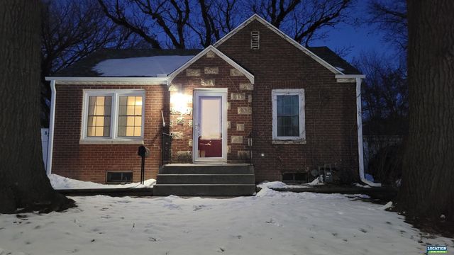 854 S 48th Street, Lincoln, NE 68510