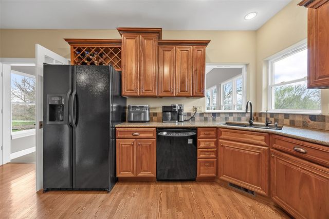 3991 NE Roberts Ridge, Iowa City, IA 52240