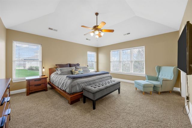 3991 NE Roberts Ridge, Iowa City, IA 52240