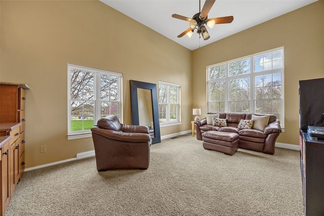 3991 NE Roberts Ridge, Iowa City, IA 52240