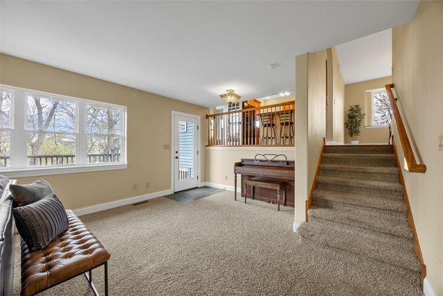 3991 NE Roberts Ridge, Iowa City, IA 52240