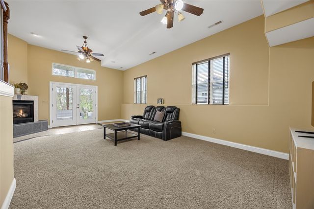 3991 NE Roberts Ridge, Iowa City, IA 52240
