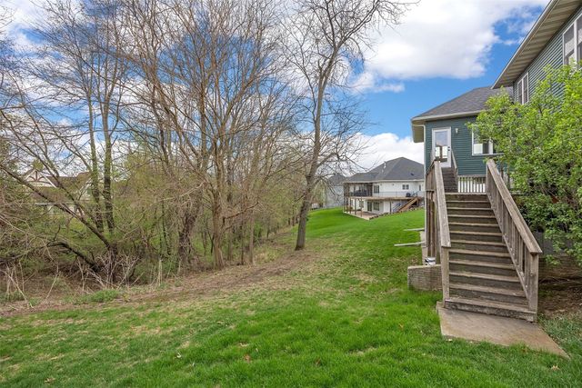 3991 NE Roberts Ridge, Iowa City, IA 52240
