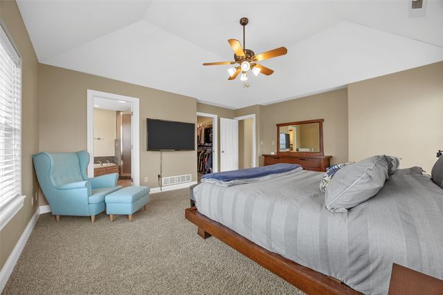 3991 NE Roberts Ridge, Iowa City, IA 52240